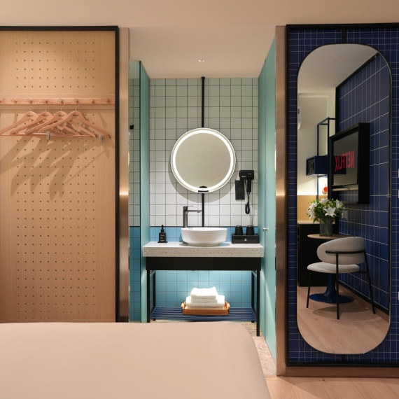 Twin Room with Window