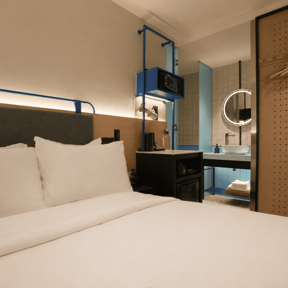 Queen Room